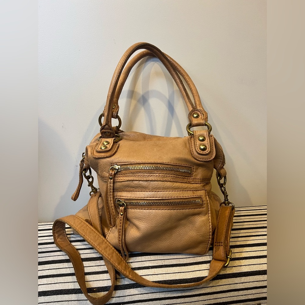Linea Pelle large everyday bag.